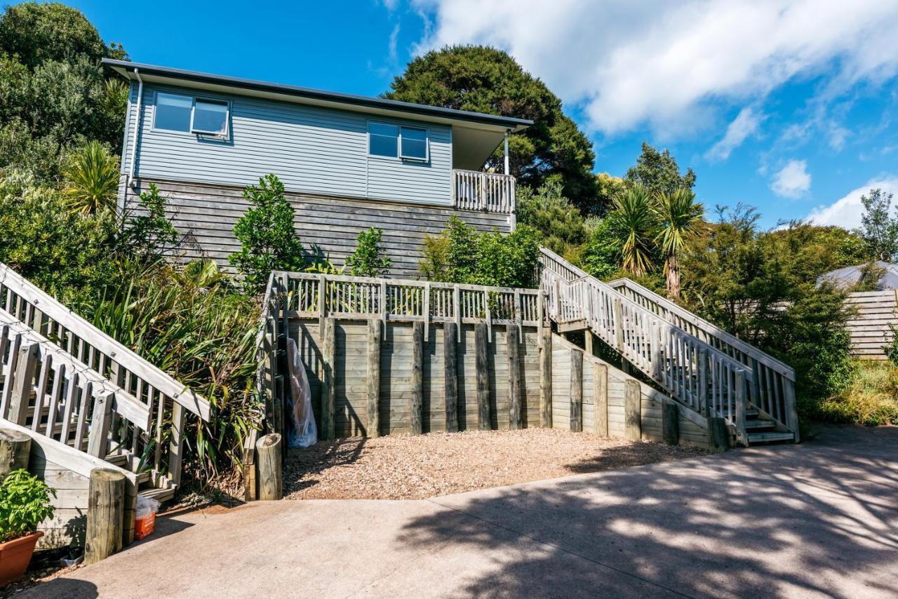 Treetop Retreat - Onetangi Holiday Home Kültér fotó