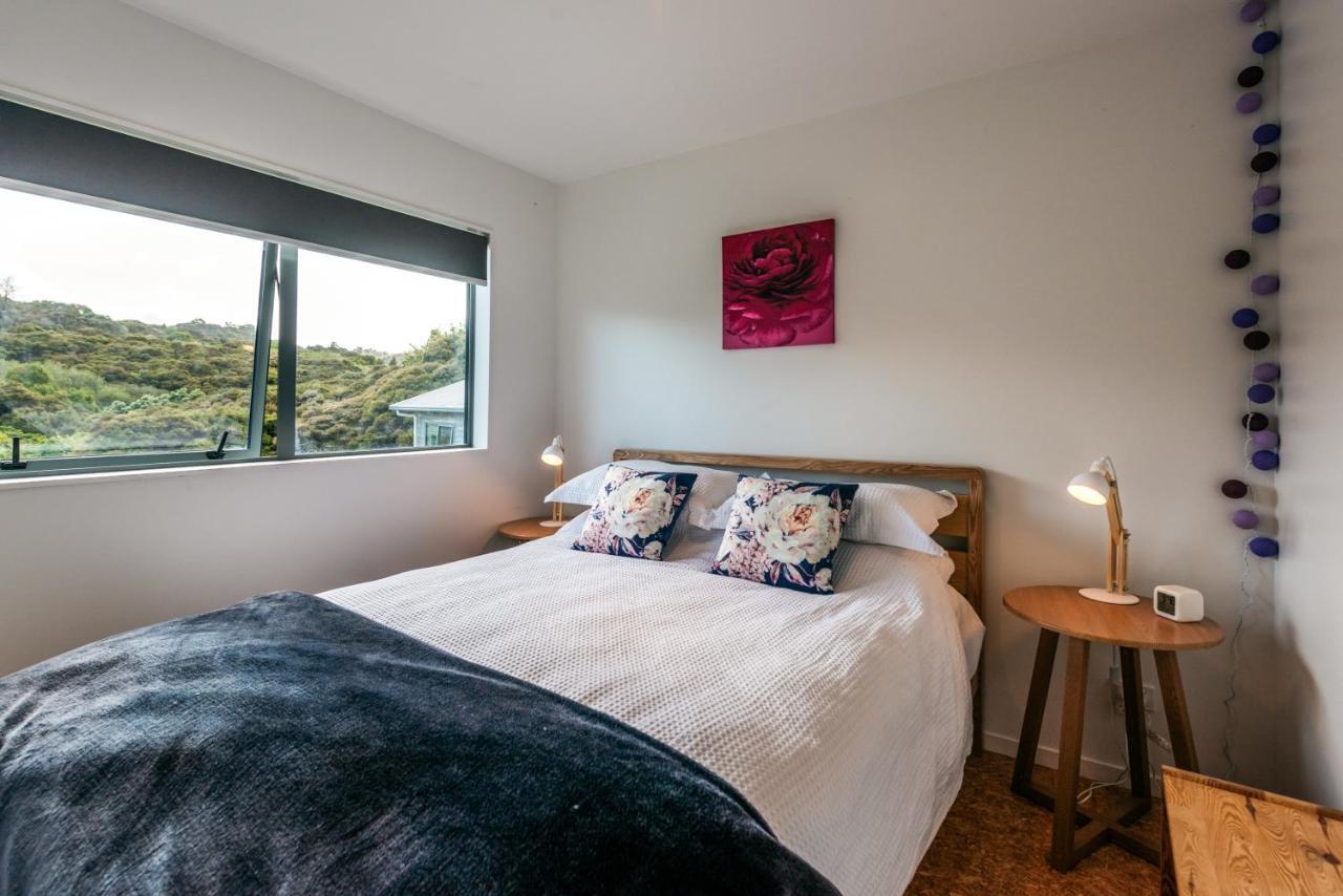 Treetop Retreat - Onetangi Holiday Home Kültér fotó